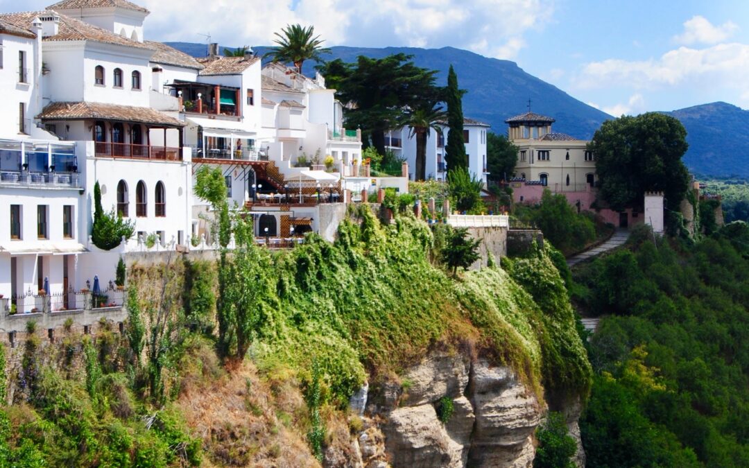 Una Excursión Escénica a Ronda desde Tranquilo Glamping: Itinerario para Entusiastas del Glamping